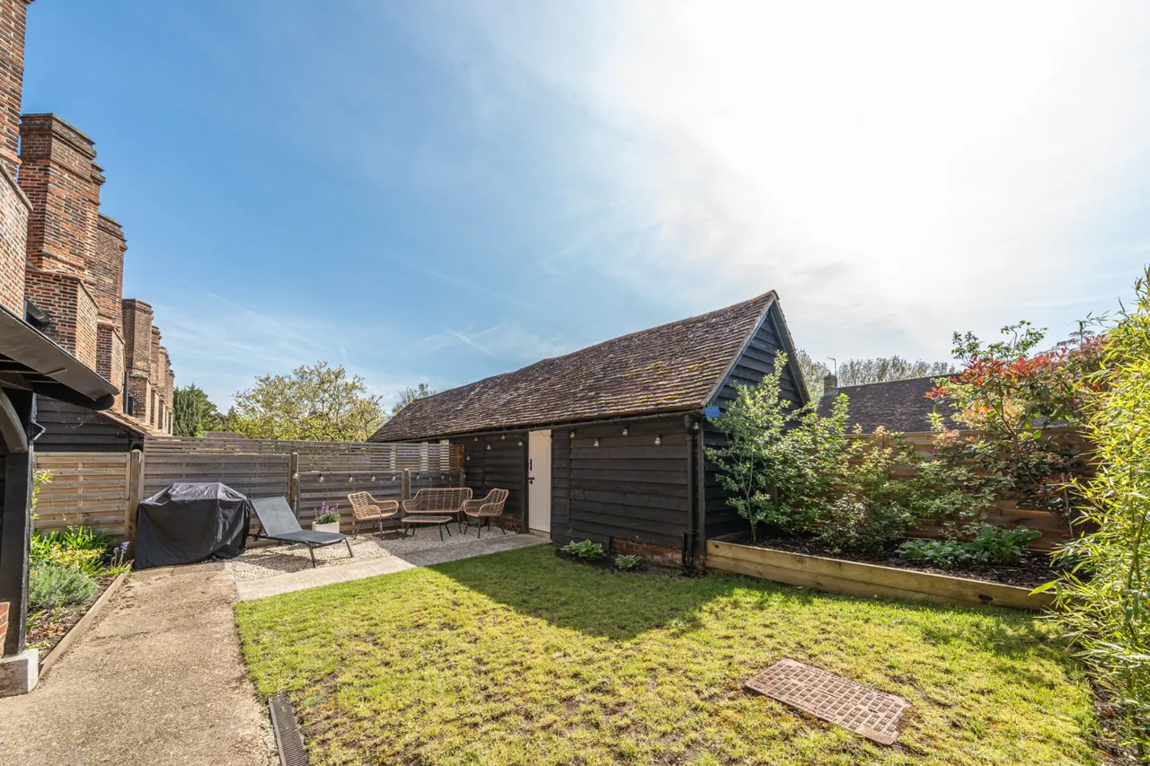 Wyatts Close, Godalming, GU7, photo 4