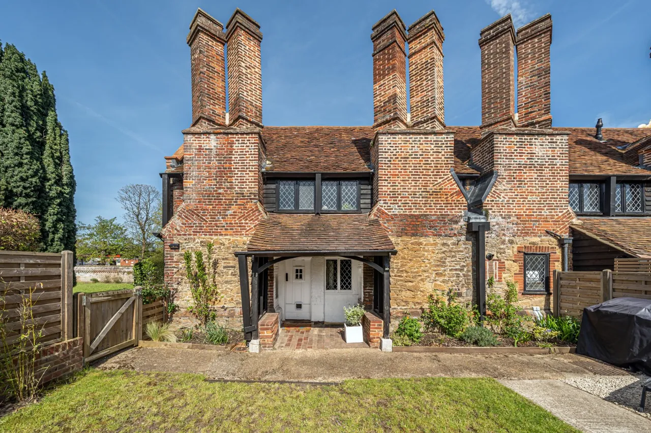 Wyatts Close, Godalming, GU7, photo 5