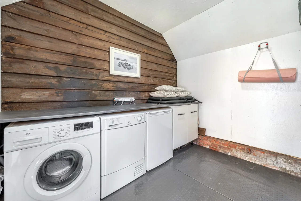 Wyatts Close, Godalming, GU7, photo 10