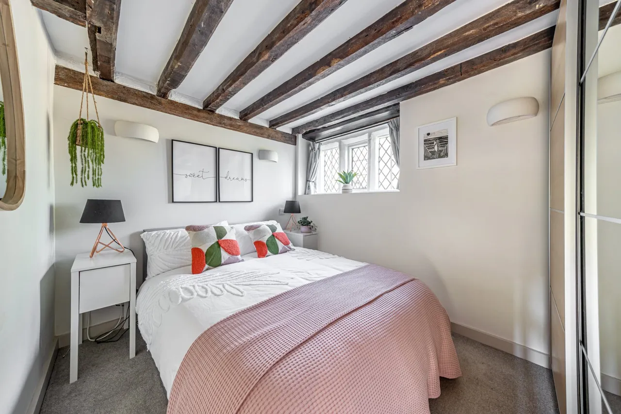 Wyatts Close, Godalming, GU7, photo 8