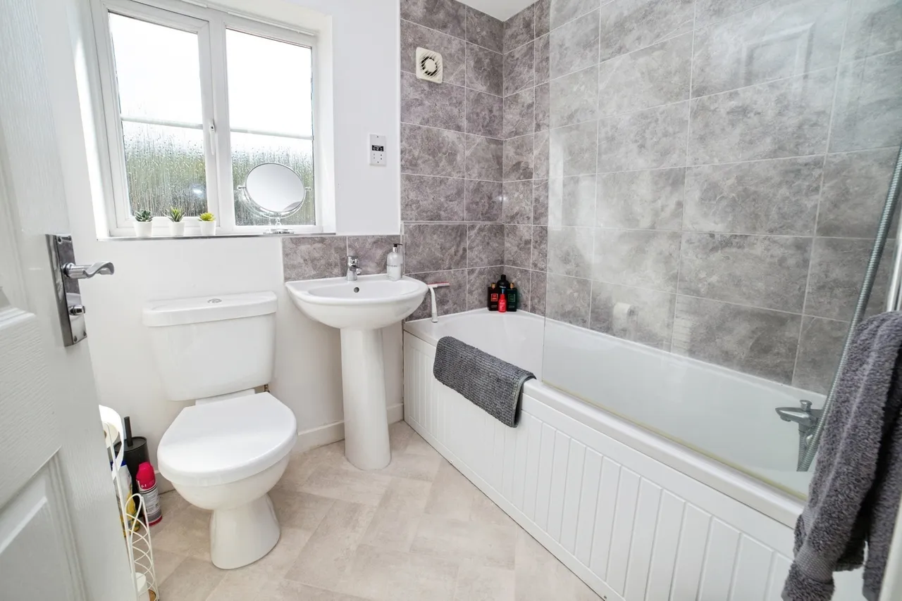 Ploughmans Grove, SUTTON-IN-ASHFIELD, Nottinghamshire, NG17, photo 17