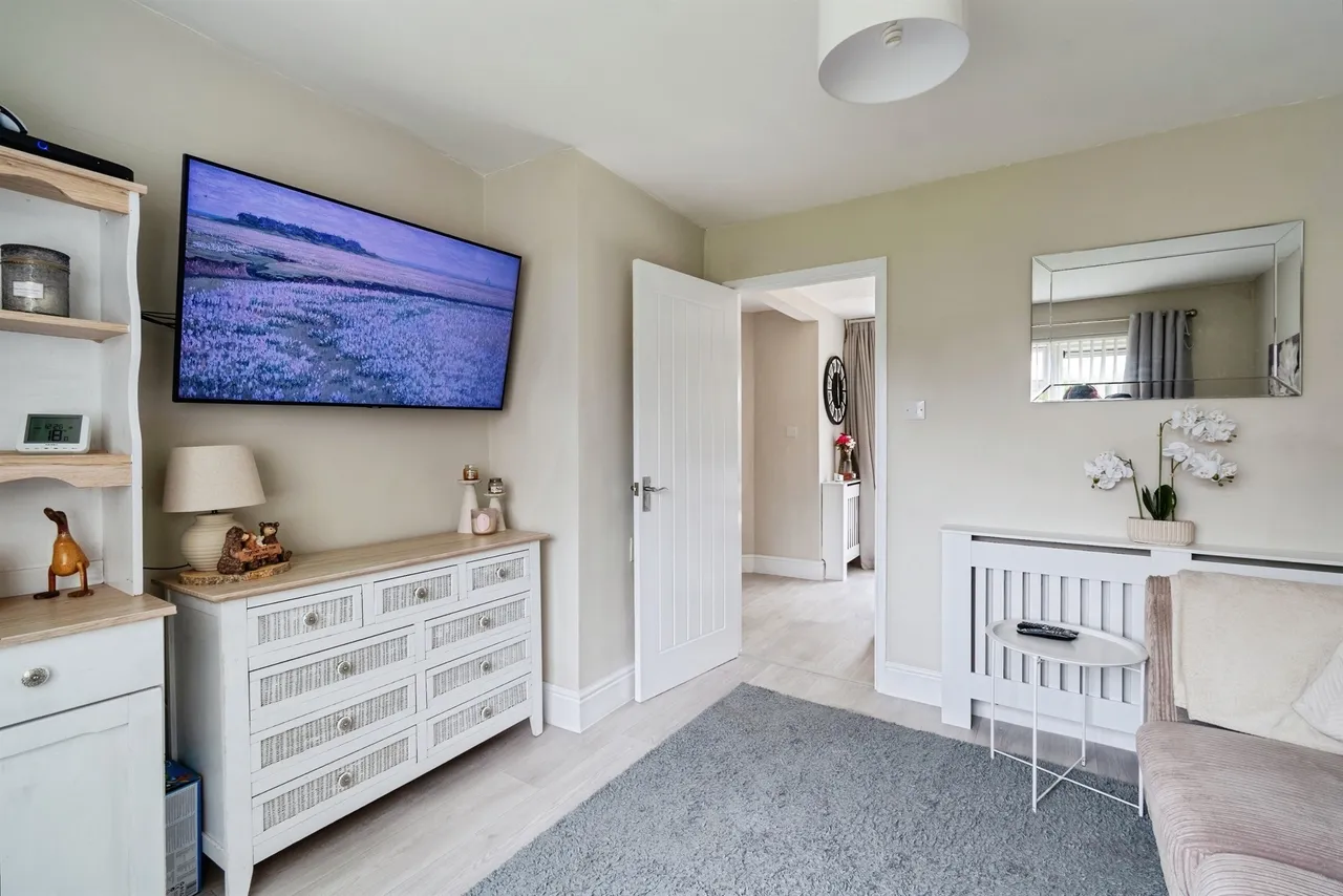 Pound Close, Lyneham, SN15, photo 6