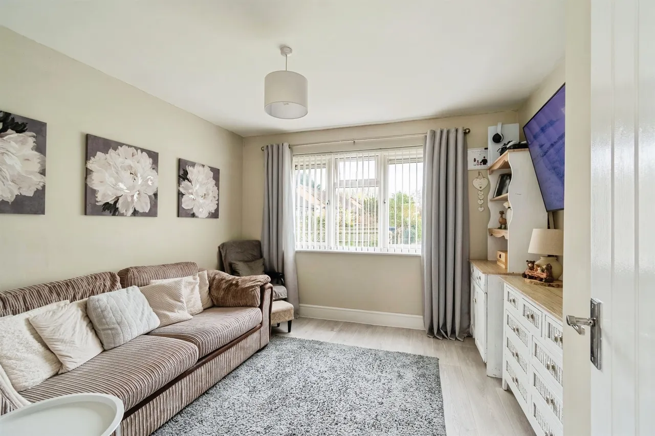 Pound Close, Lyneham, SN15, photo 5