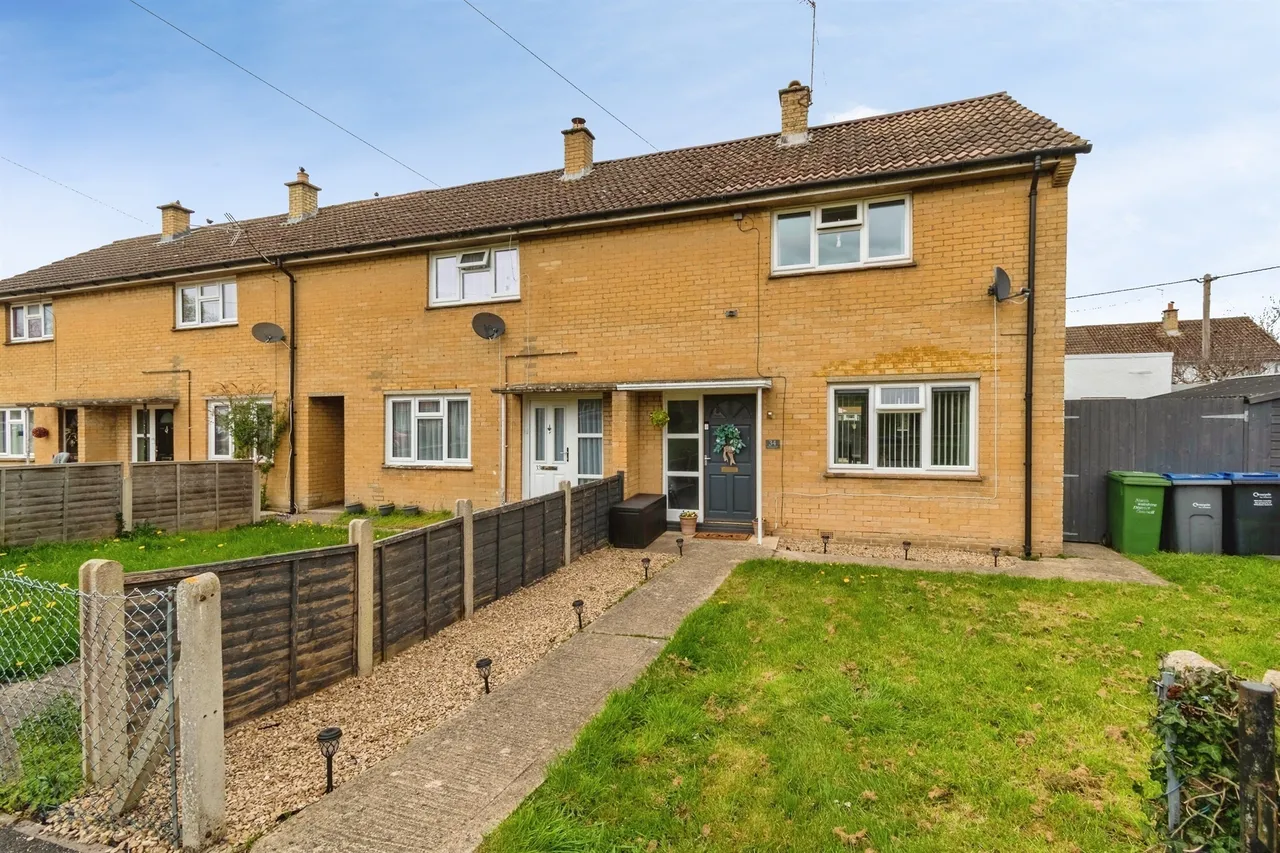 Pound Close, Lyneham, SN15, photo 2