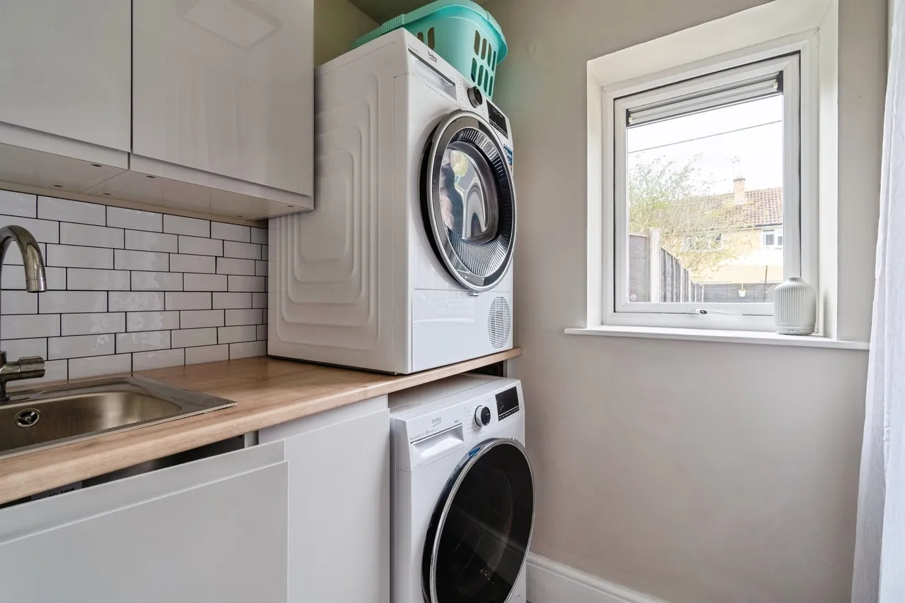 Pound Close, Lyneham, SN15, photo 10