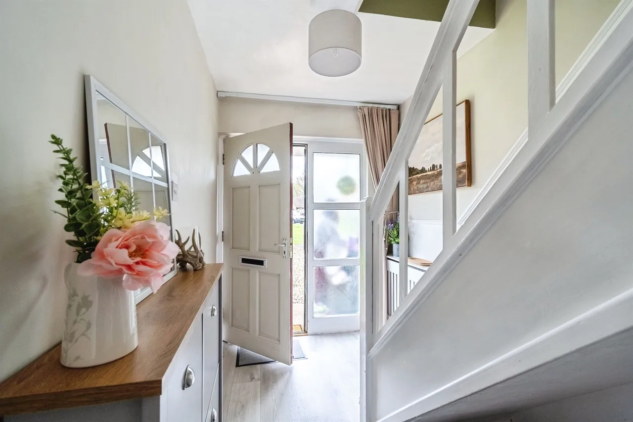 Pound Close, Lyneham, SN15, photo 3