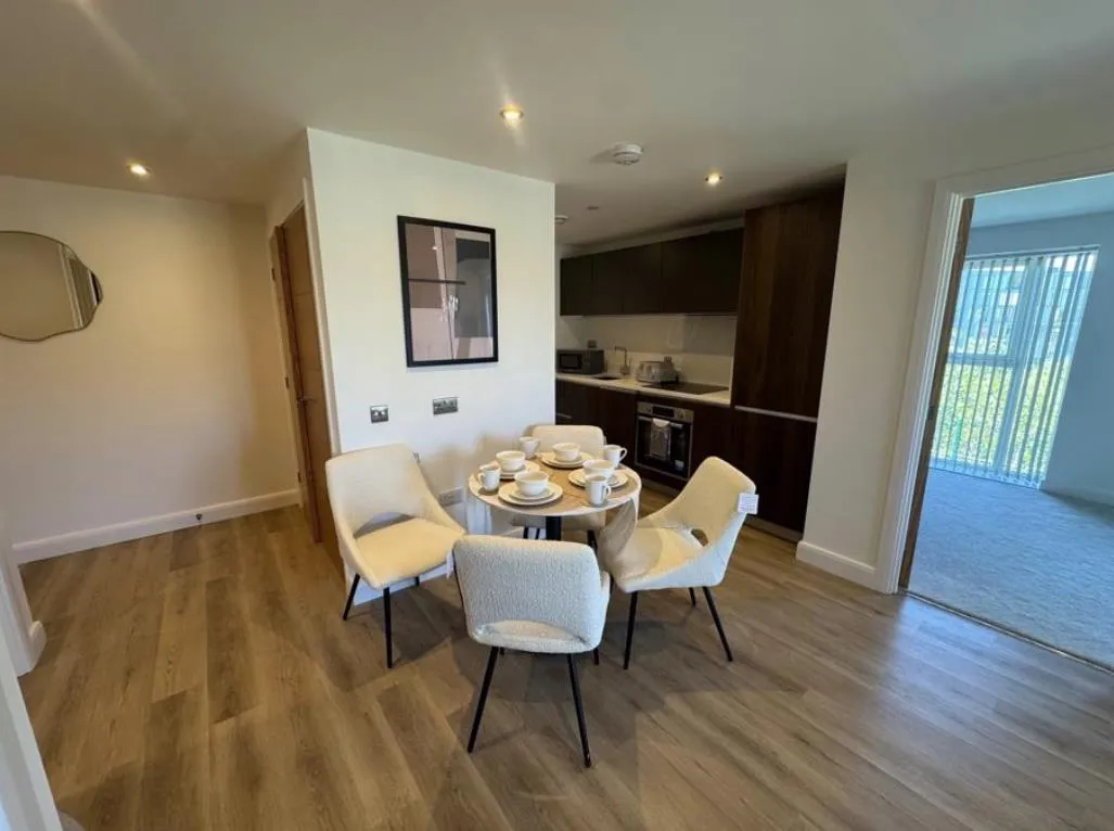 1 bed flat to rent — Richmond Hill Approach