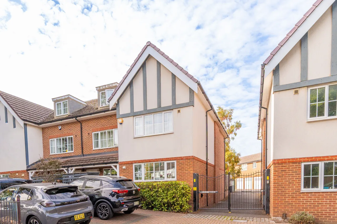 4 bed house to rent, Worcester Park, KT4