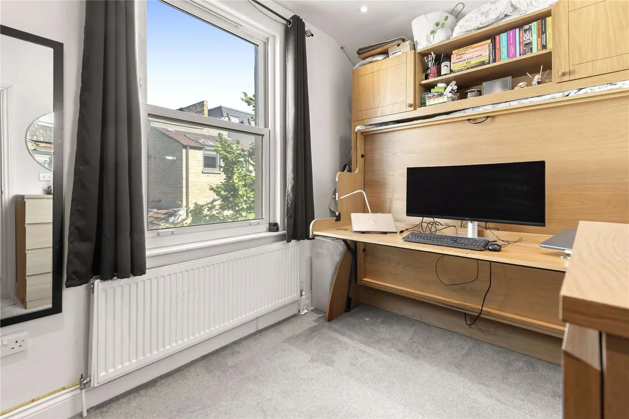 Garratt Lane, London, SW18 4DX, photo 6