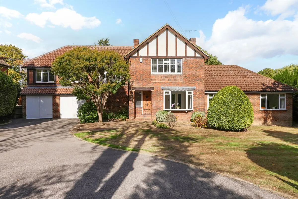 5 bed house to rent, Fairmile Park Road, Cobham, KT11