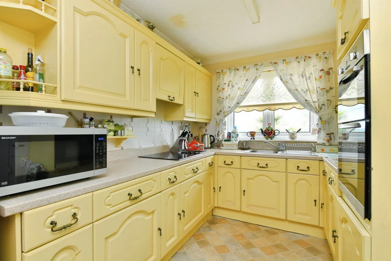 Longmeadow Road, Saltash, photo 11