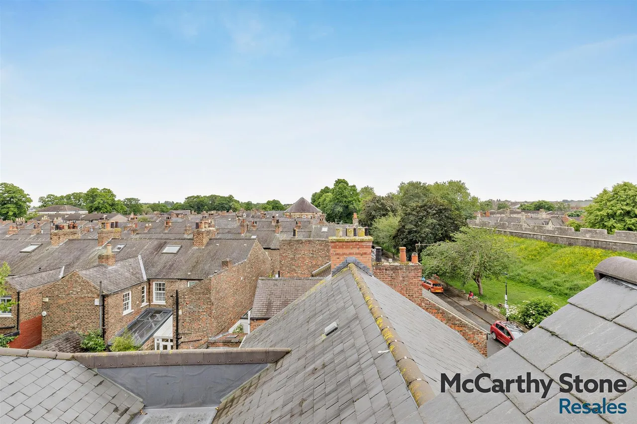 Bishophill Junior, York, YO1, photo 35