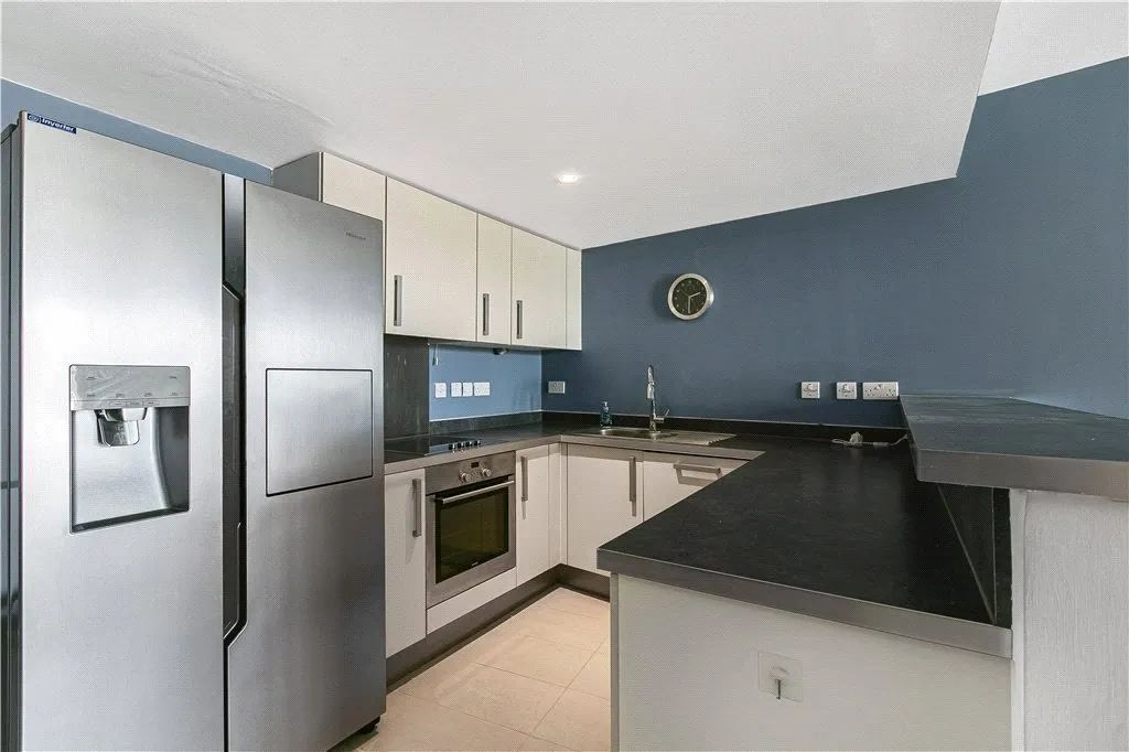 1 bed flat for sale, Lombard Road, London, SW11