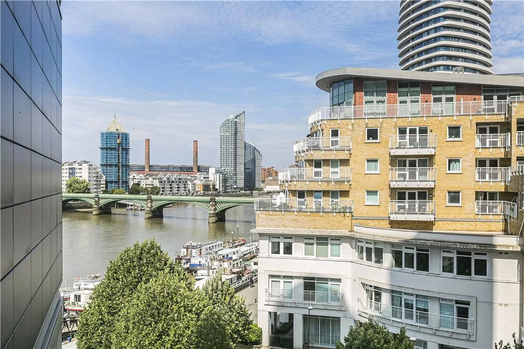 Lombard Road, London, SW11, photo 16