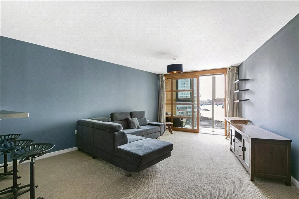 Lombard Road, London, SW11, photo 6