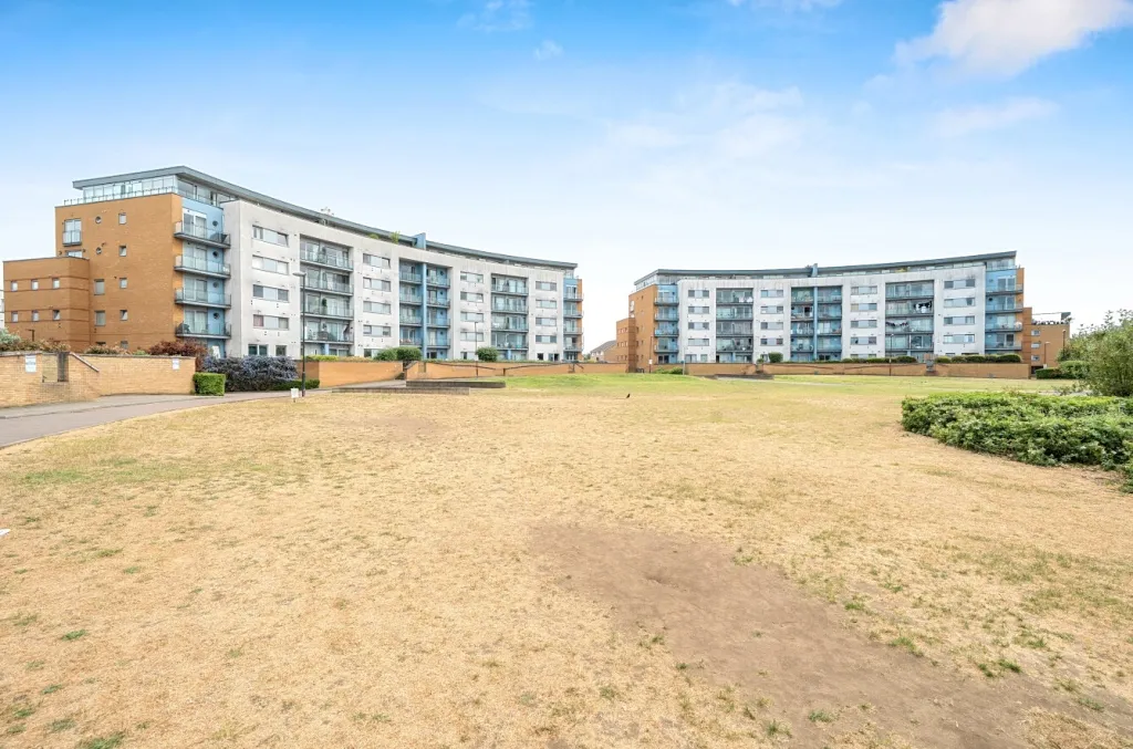 Tideslea Path, Thamesmead, SE28, photo 7