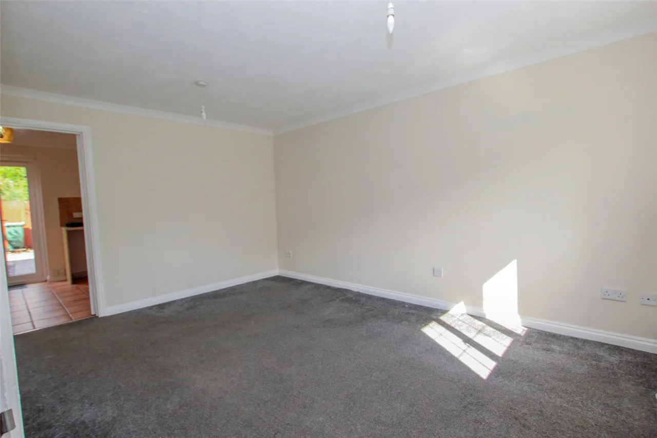 Hedge Close, West Wick, BS22, photo 13