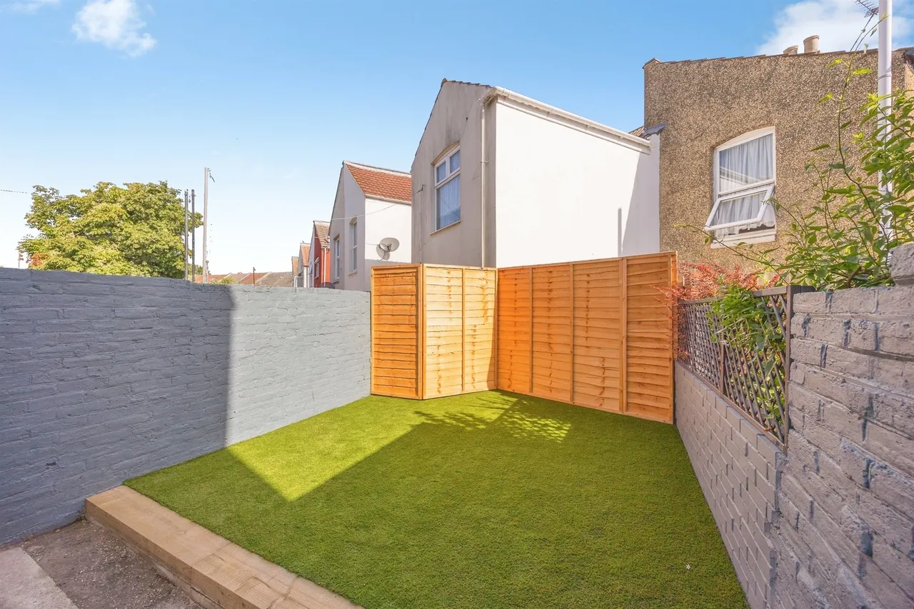 Walden Road, Portsmouth, PO2, photo 12