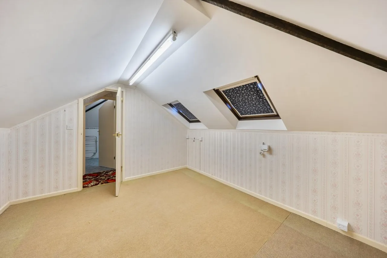 Kinson Road, BH10, photo 17