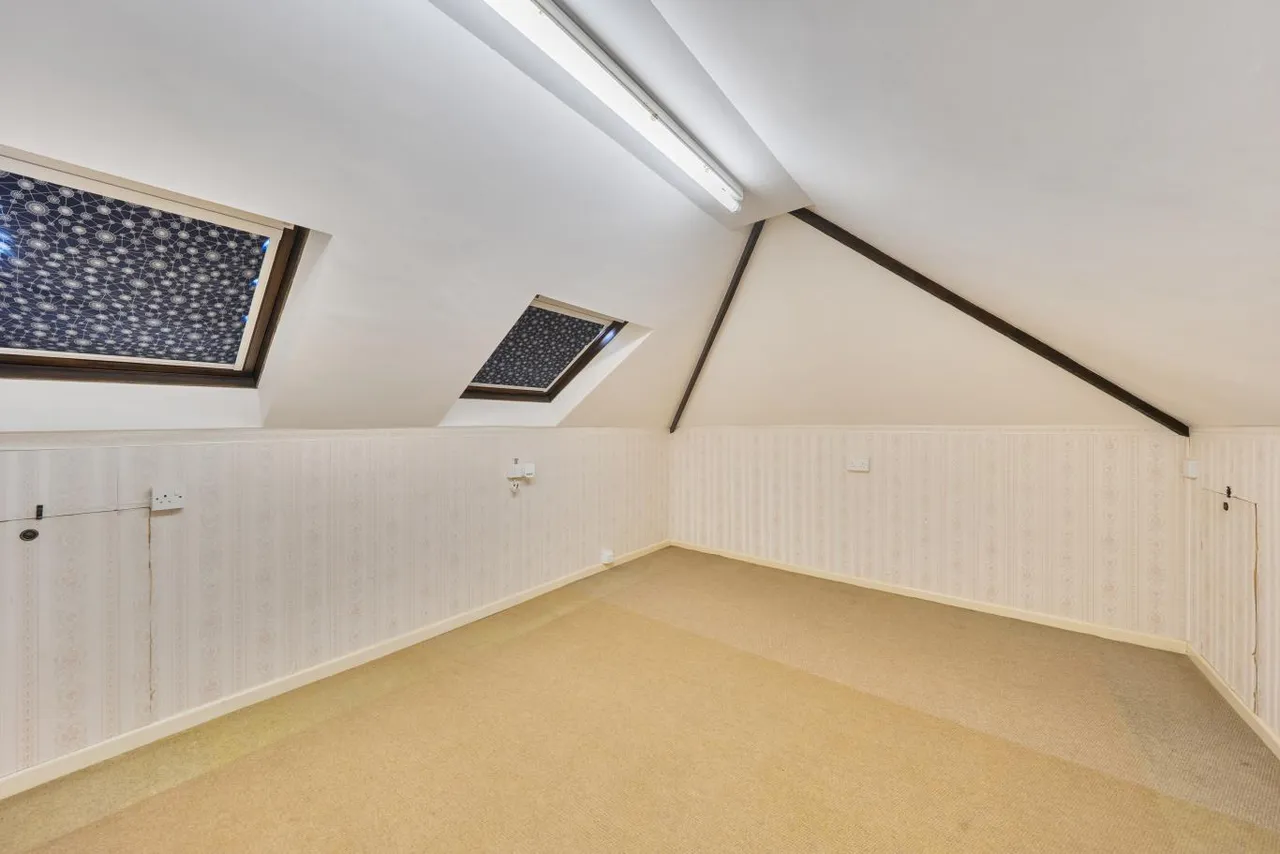 Kinson Road, BH10, photo 18