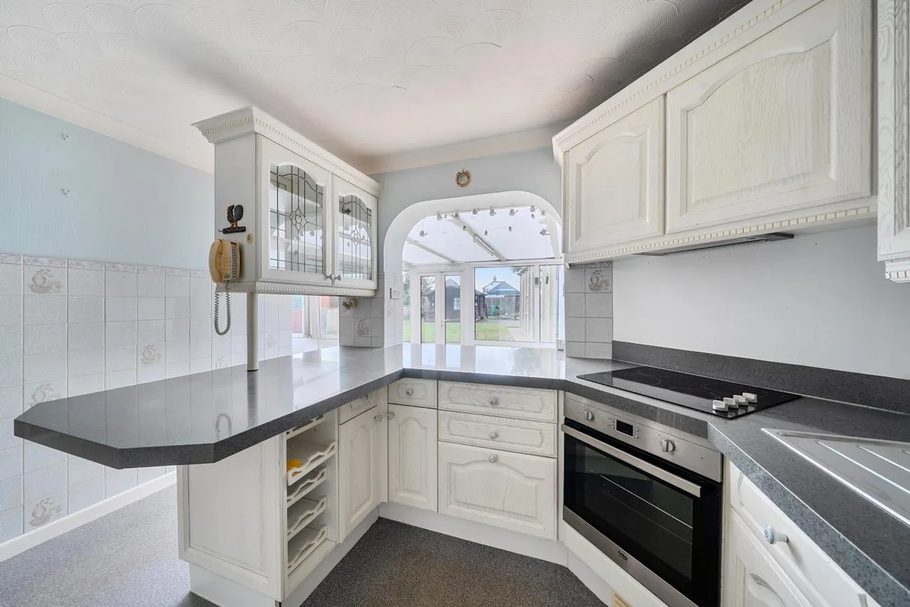 Kinson Road, BH10, photo 7