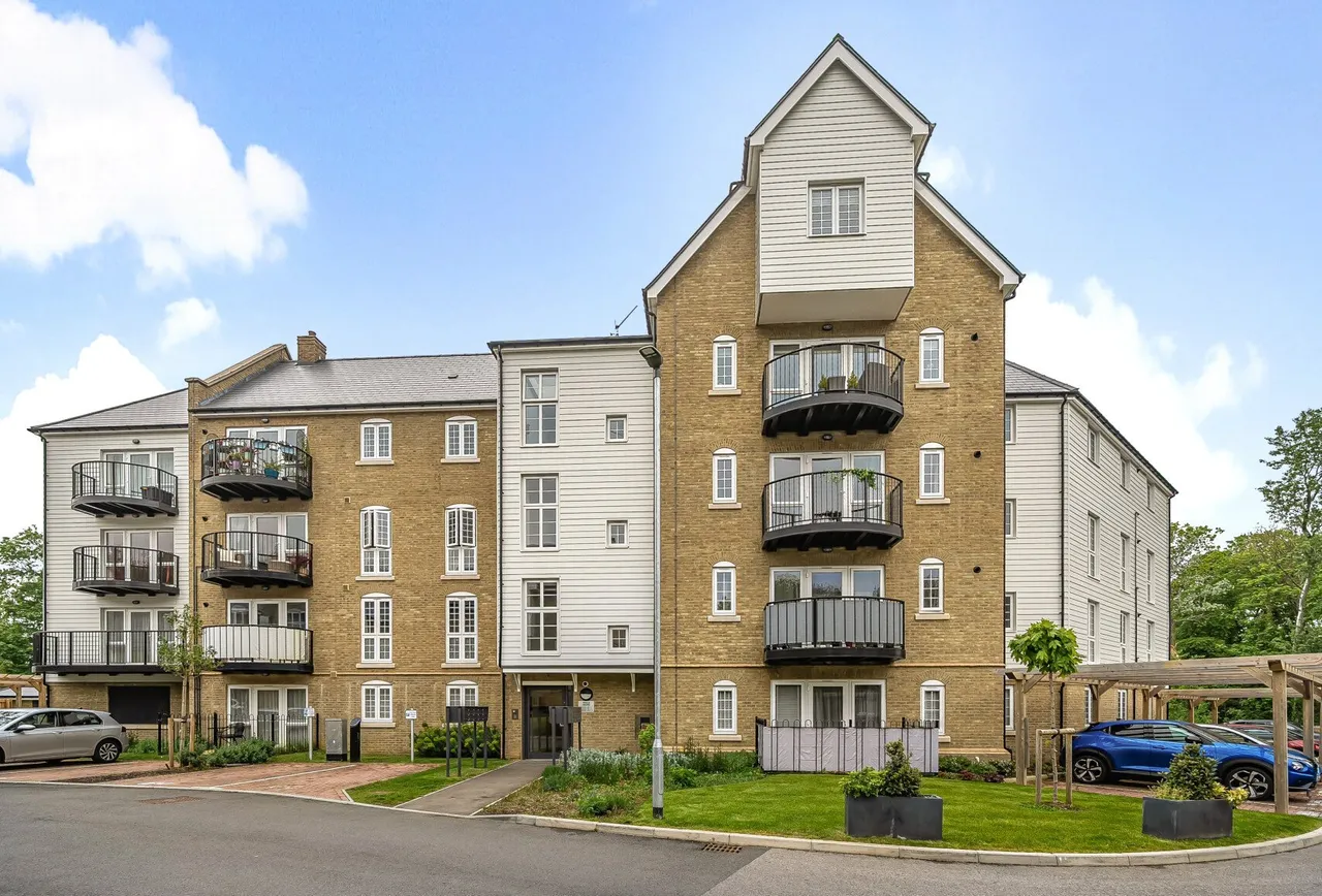 1 bed flat for sale — Gunpowder Road, Worcester Park, KT4 7BL