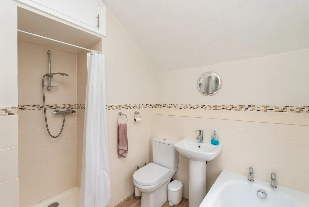 Norfolk Road, Dorking, RH4, photo 14