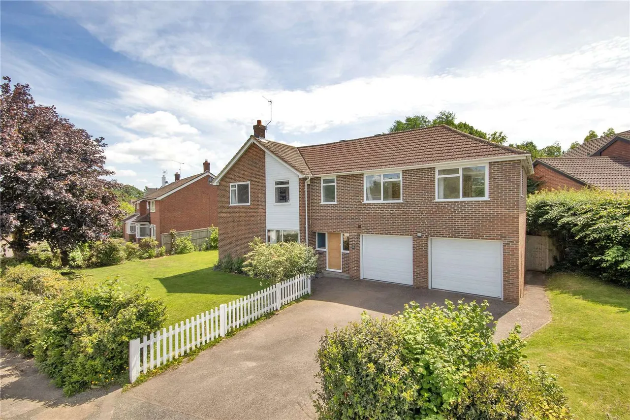 5 bed house for sale — Chipstead Park, Sevenoaks, Kent, TN13 2SL