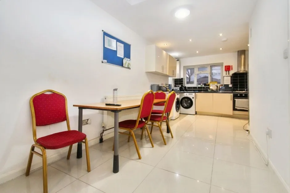 Cromer Close, Uxbridge, UB8, photo 5