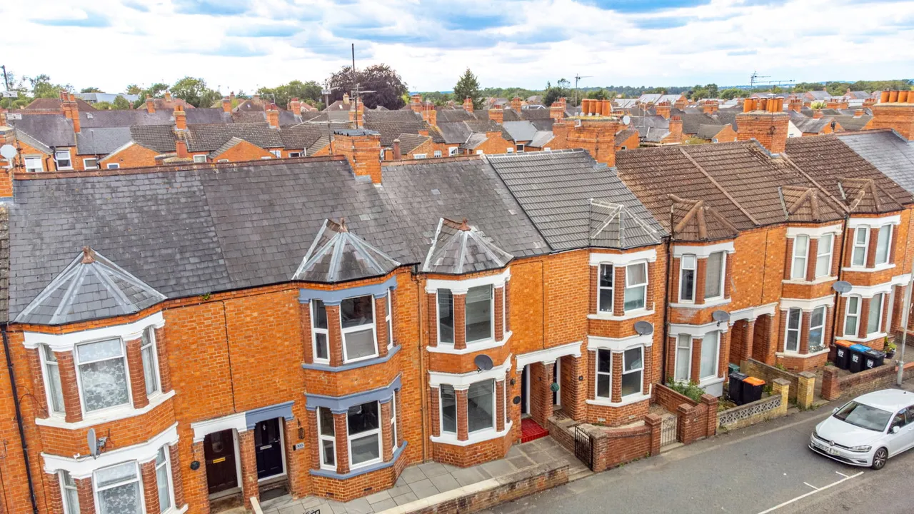 3 bed house for sale, Jersey Road, Wolverton, MK12