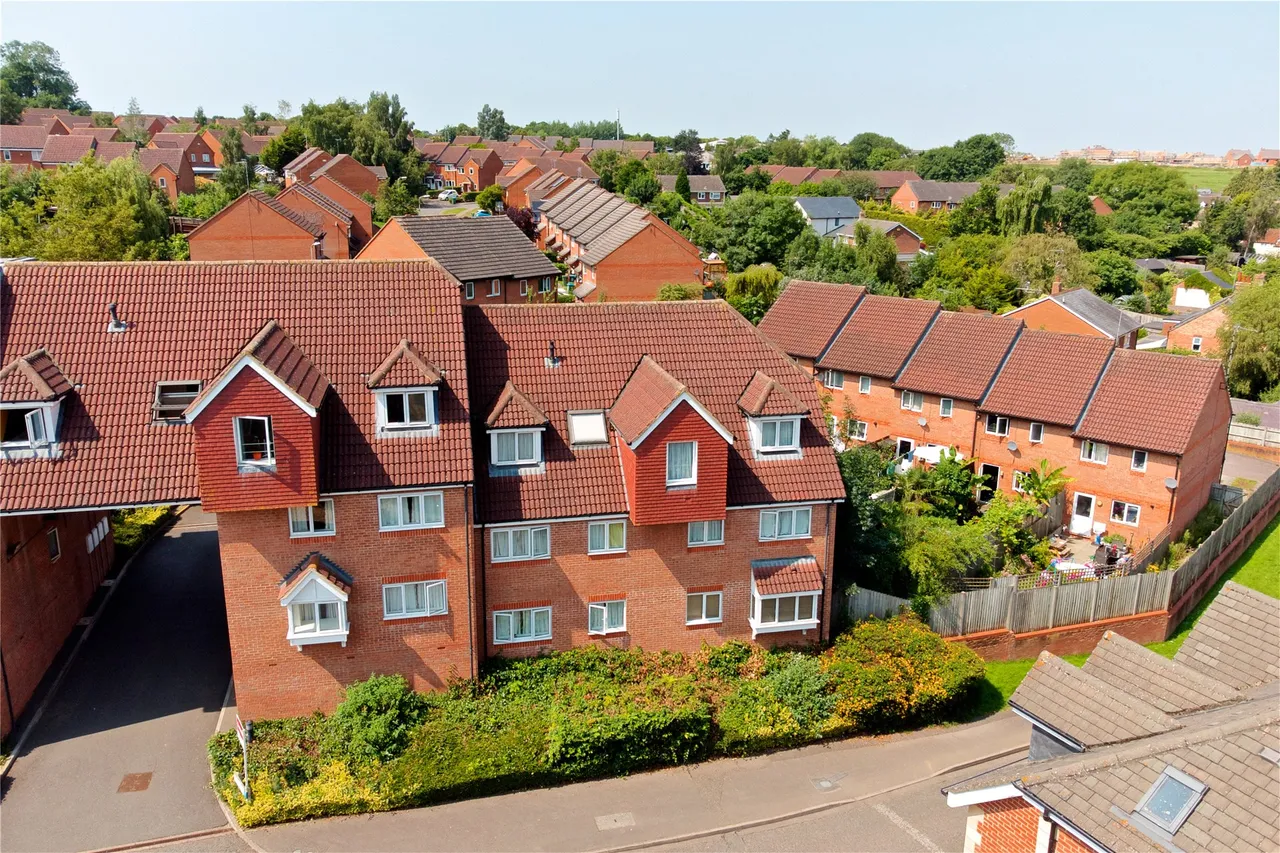 Lenborough Road, MK18, photo 11