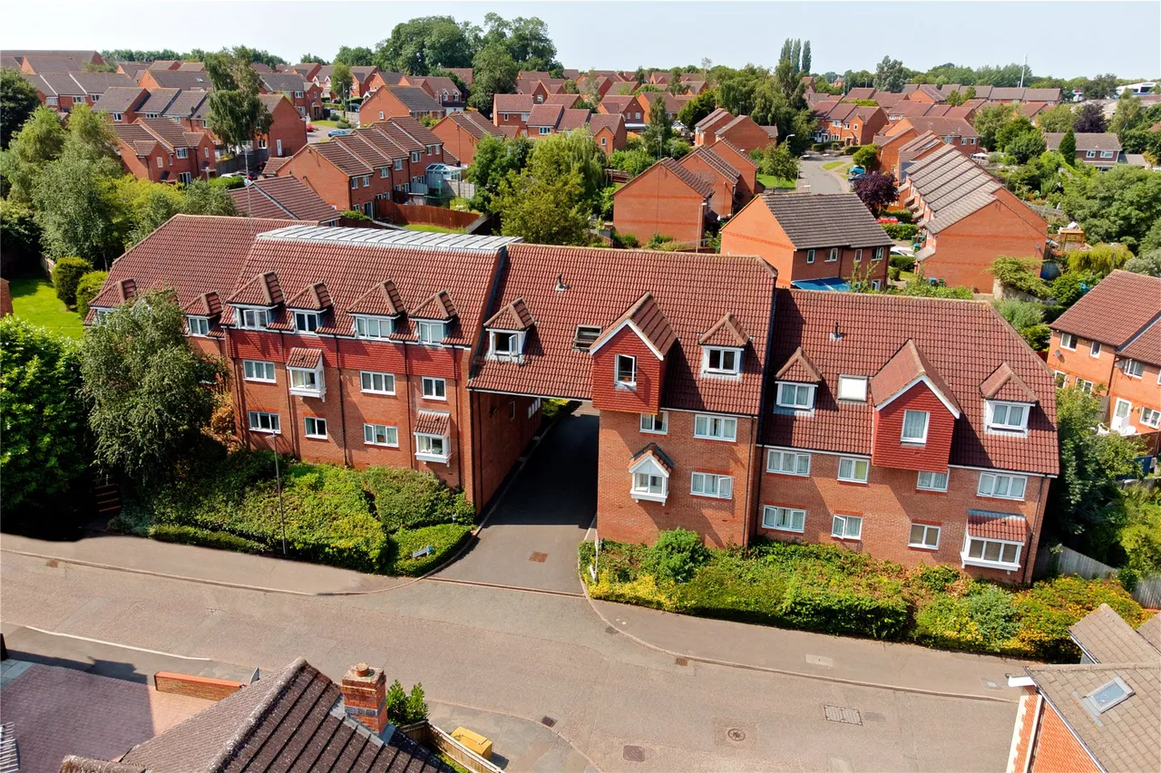 Lenborough Road, MK18, photo 10
