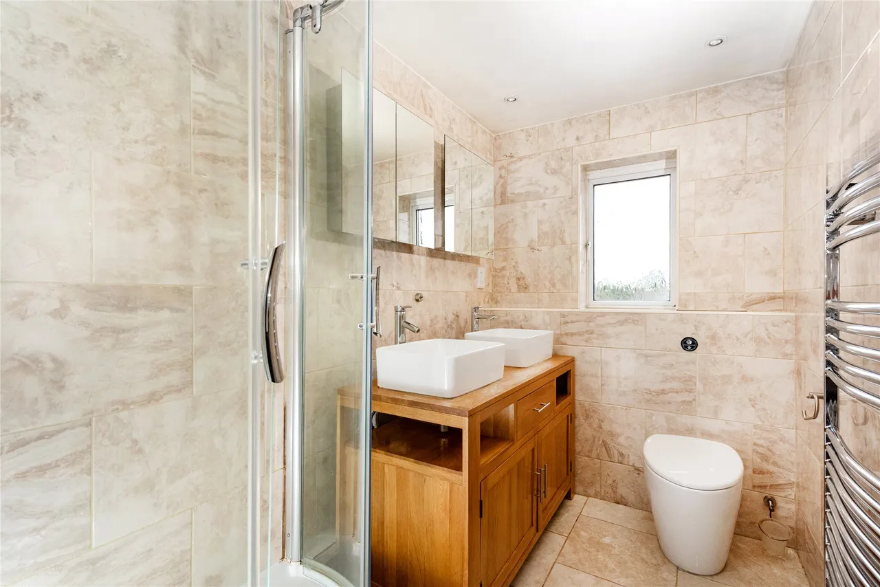 Lenborough Road, MK18, photo 3