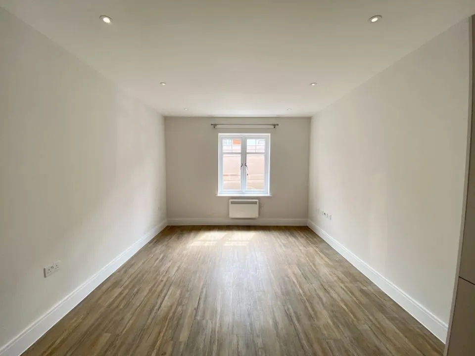 Emerald Avenue, Fleet, Hampshire, GU51 5EH, photo 2