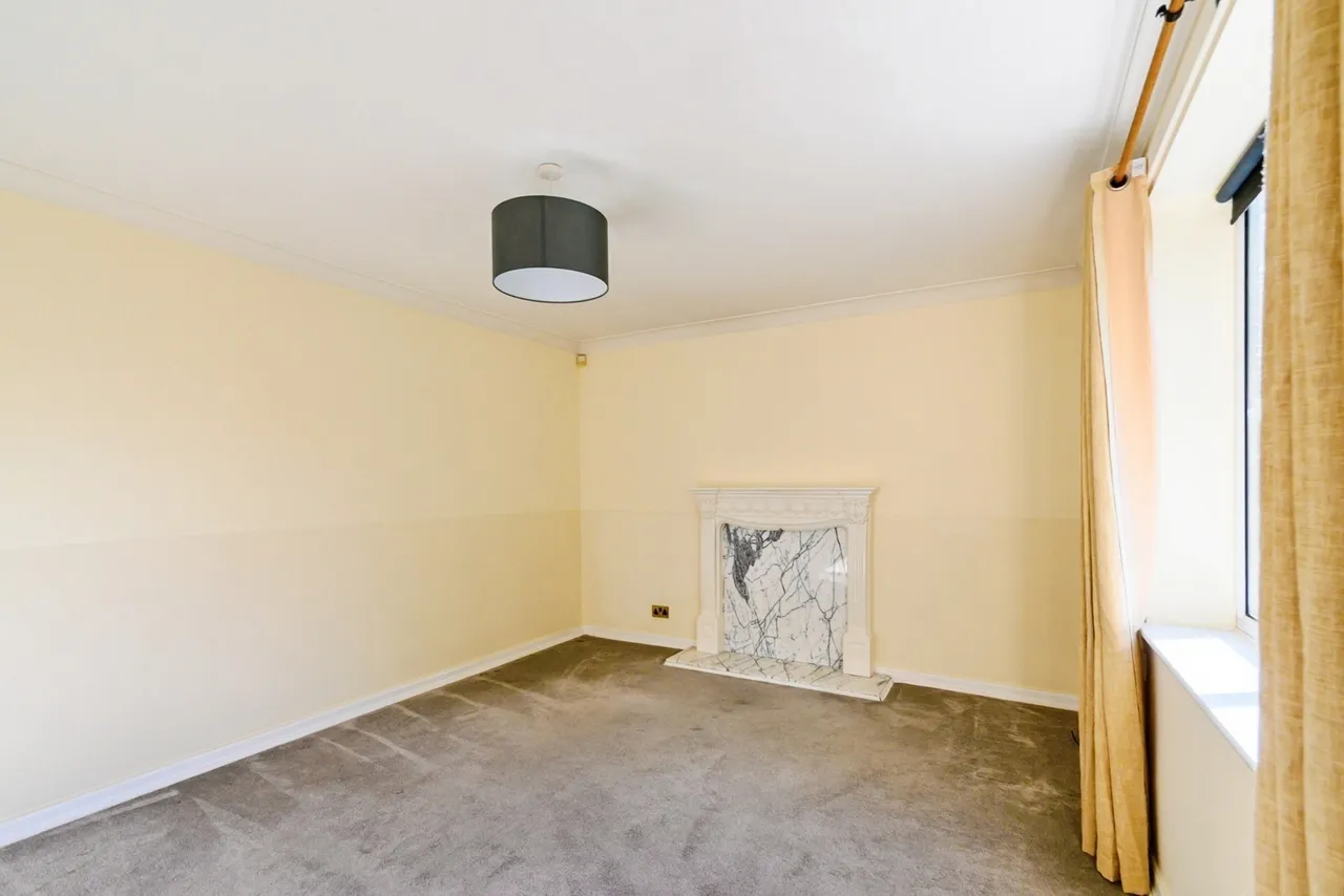 Longview Drive, Wardley, M27, photo 5