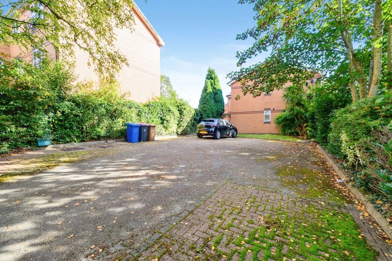 Longview Drive, Wardley, M27, photo 20