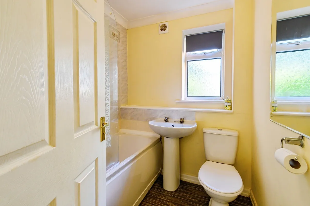 Longview Drive, Wardley, M27, photo 16