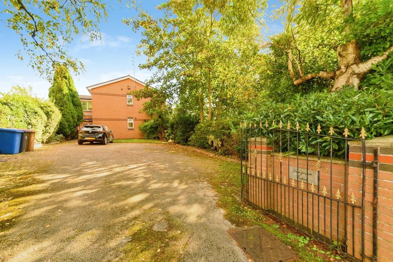 2 bed flat for sale, Longview Drive, Wardley, M27