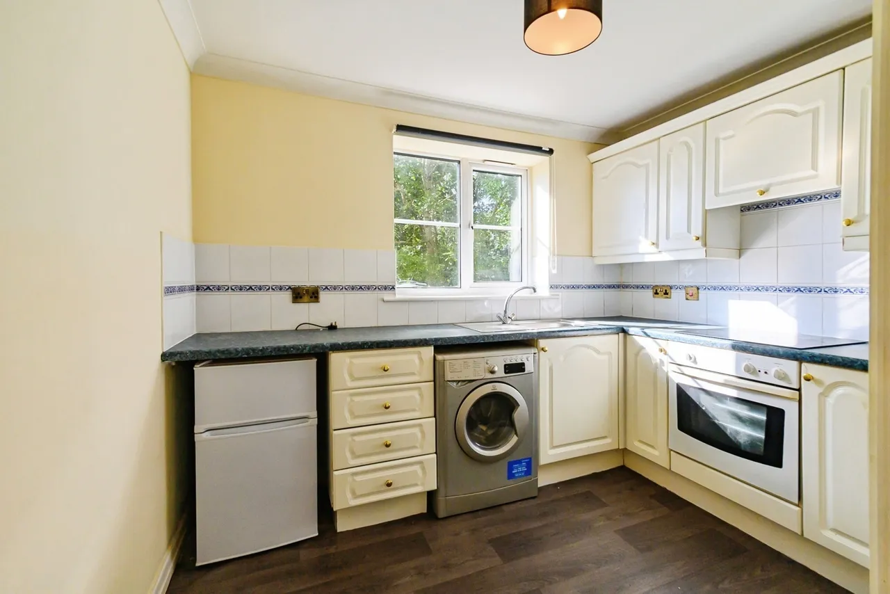 Longview Drive, Wardley, M27, photo 9