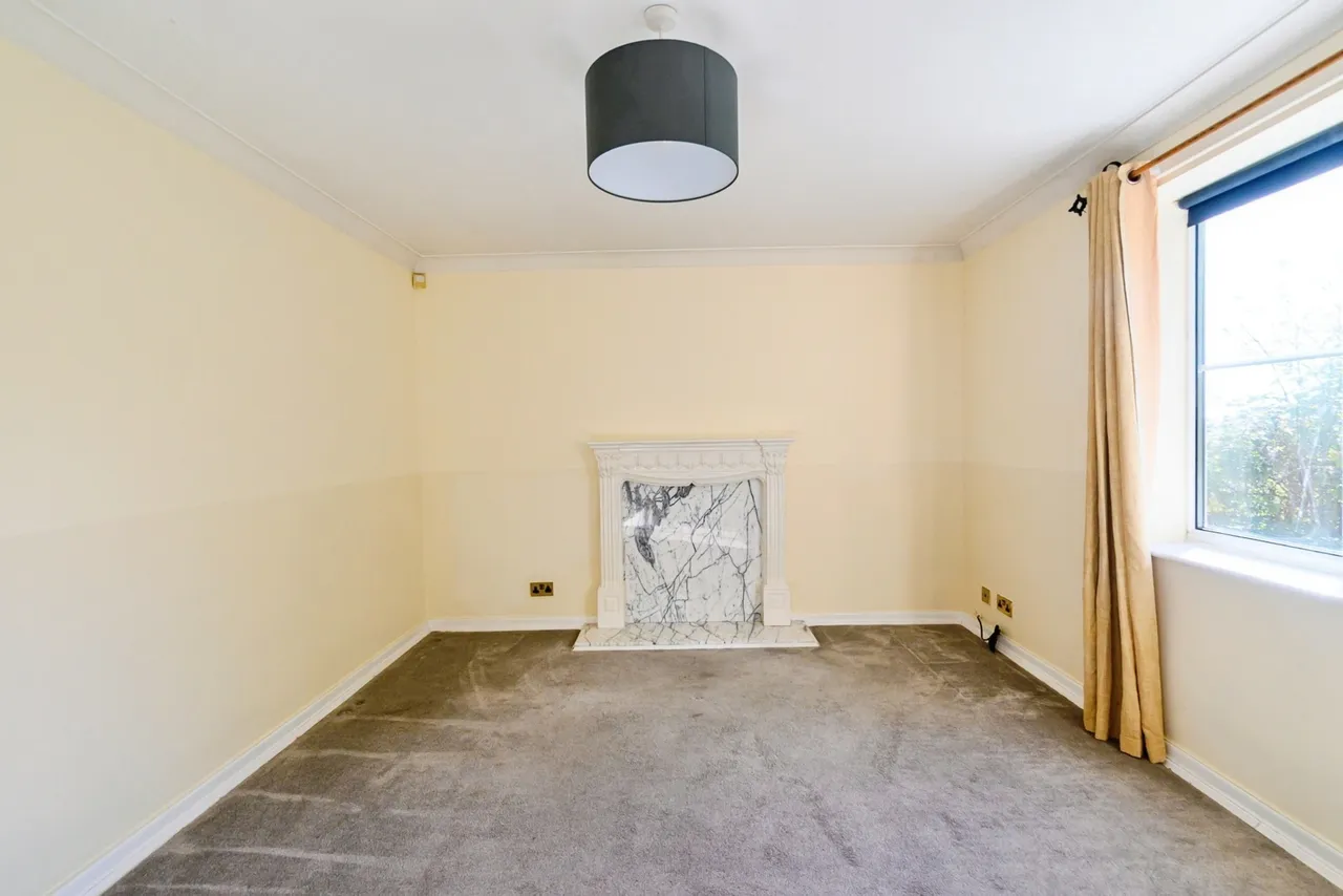 Longview Drive, Wardley, M27, photo 4