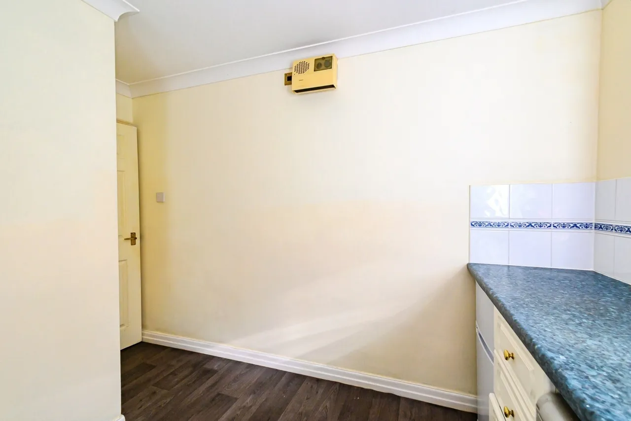Longview Drive, Wardley, M27, photo 7