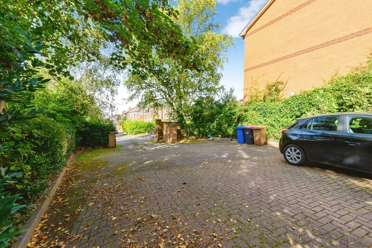 Longview Drive, Wardley, M27, photo 19