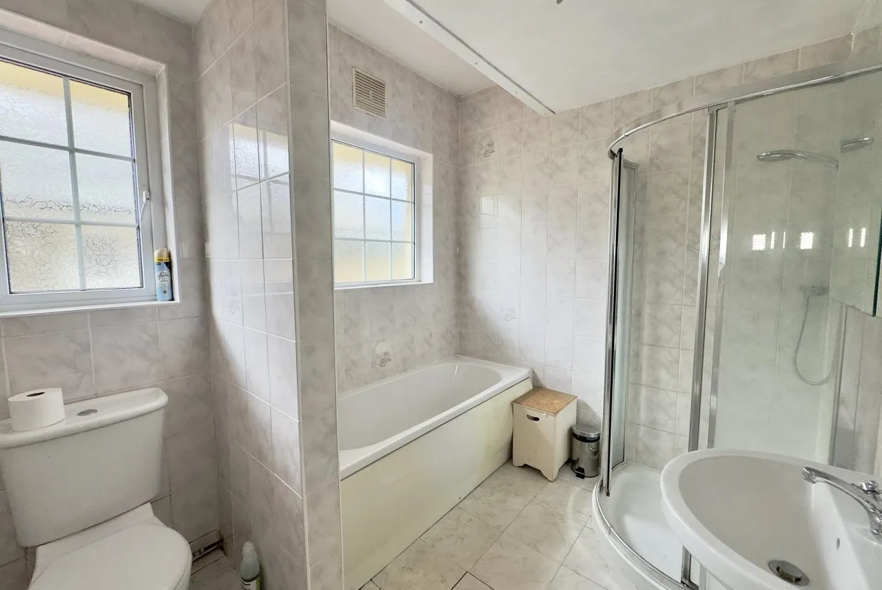 Thistlebarrow Road, BH7, photo 13