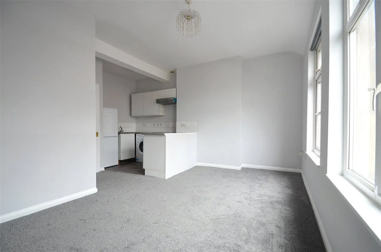 Ross Parade, Wallington Borough of Sutton, SM6, photo 4