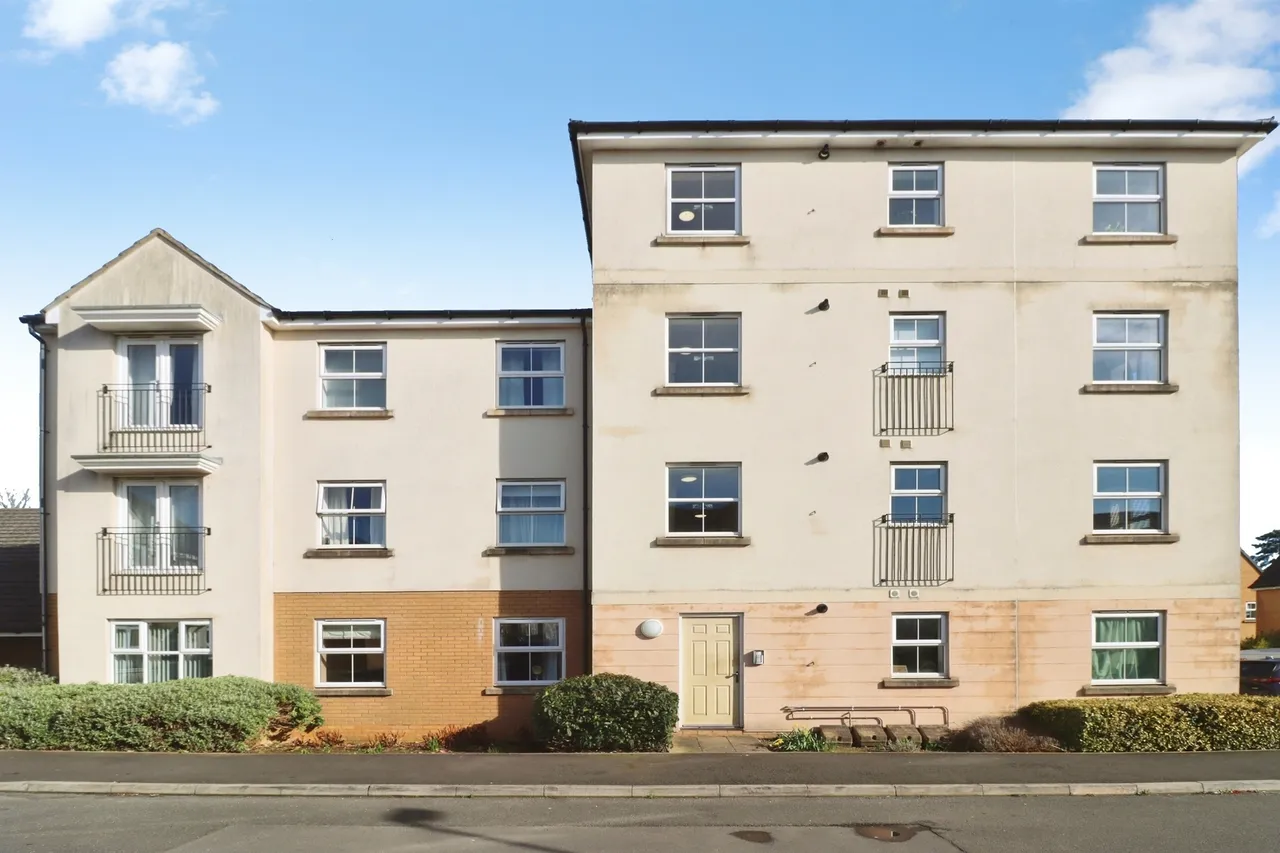 2 bed flat for sale, Oak Leaze, Patchway, BS34