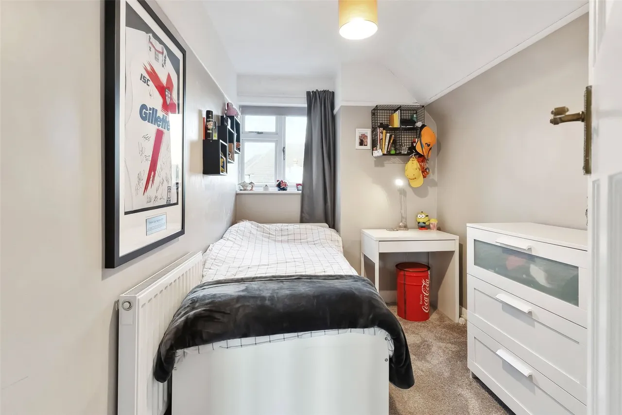 Hazel Close, Whitton, TW2 7NR, photo 10