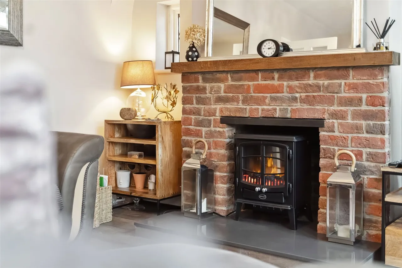 Hazel Close, Whitton, TW2 7NR, photo 6