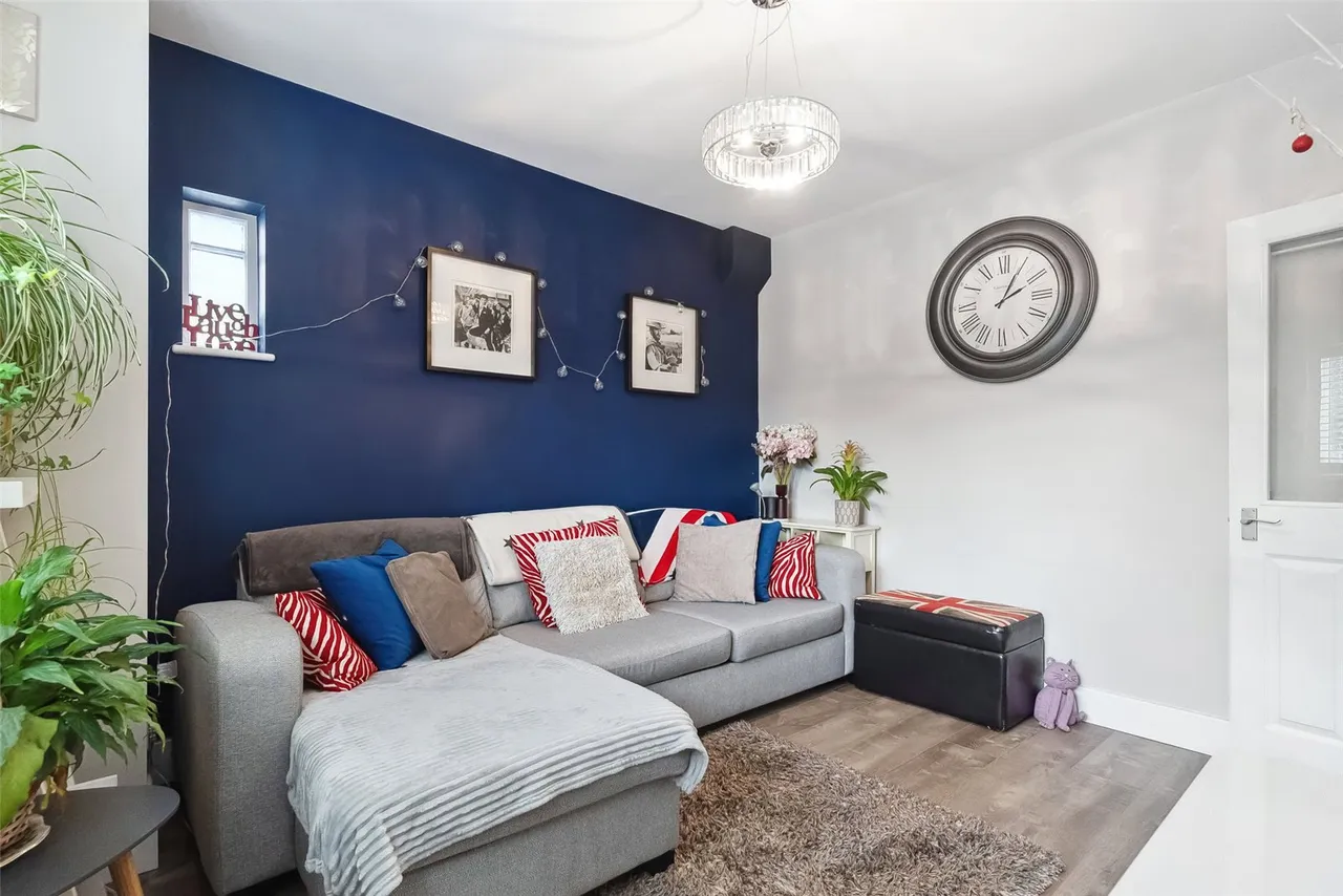 Hazel Close, Whitton, TW2 7NR, photo 8