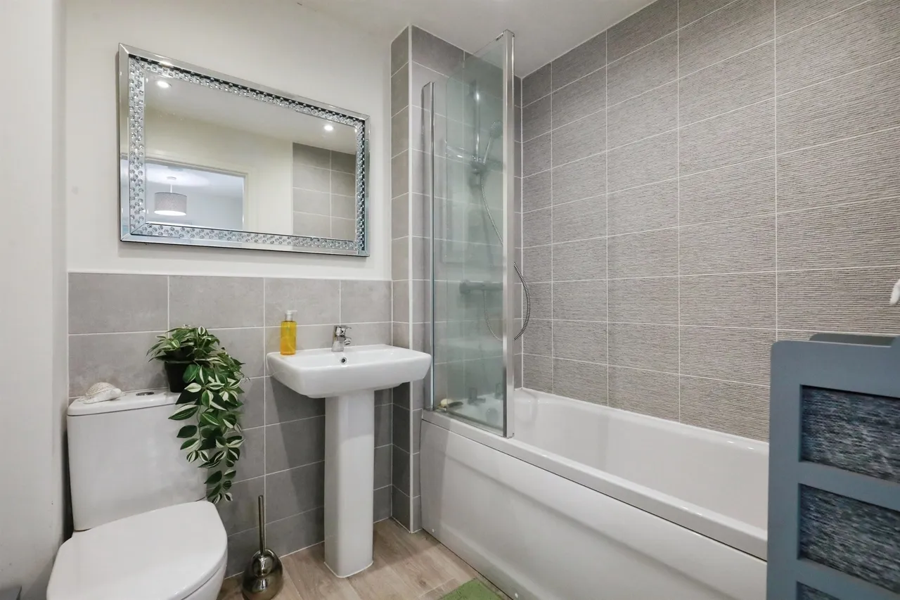 Spitfire Road, Southam, photo 11