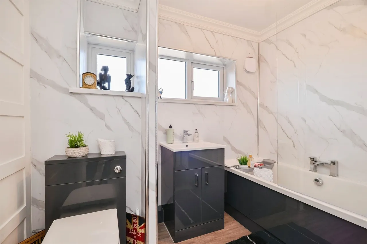 Dunholm Avenue, Middlesbrough, TS3, photo 11